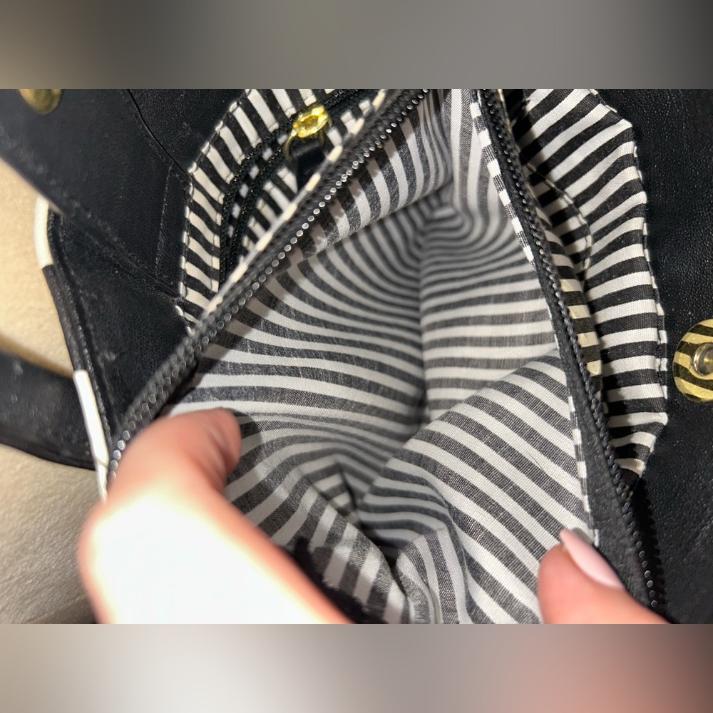 Betsey Johnson Crossbody Purse - Picture 8 of 8